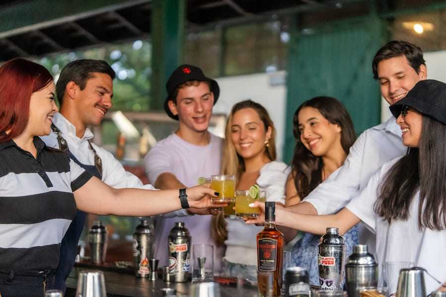 Inicia como bartender con Santa Teresa